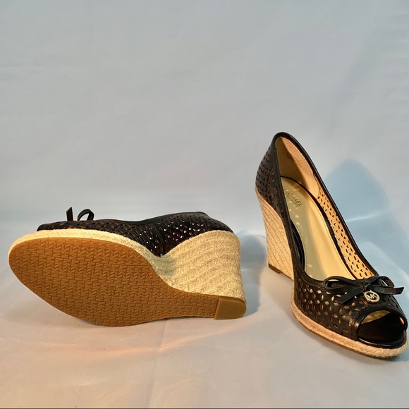 Micheal Kors Wedges Size 8.5 - Picture 3 of 5